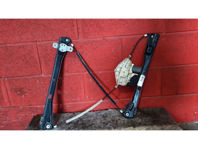 Recambio de elevalu. delan. derecho para volkswagen jetta (1k2) trendline | 0.05 - ... referencia OEM IAM   