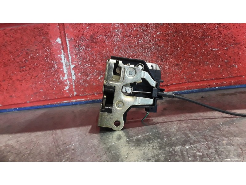 Recambio de cerra. puer. delantero izquierda para renault megane classic rn 1.6e referencia OEM IAM   