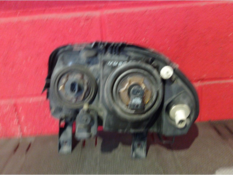 Recambio de faro derecho para renault clio 1.2 referencia OEM IAM   