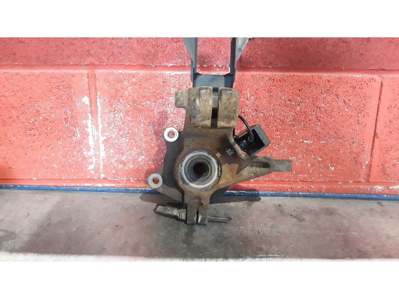 Recambio de mangueta delantero derecha para peugeot 206 1.4 75 referencia OEM IAM   