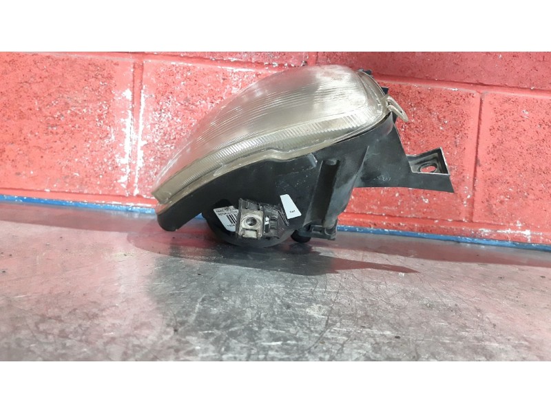 Recambio de faro izquierdo para renault clio 1.9d referencia OEM IAM   