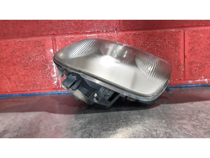 Recambio de faro izquierdo para renault clio 1.9d referencia OEM IAM   