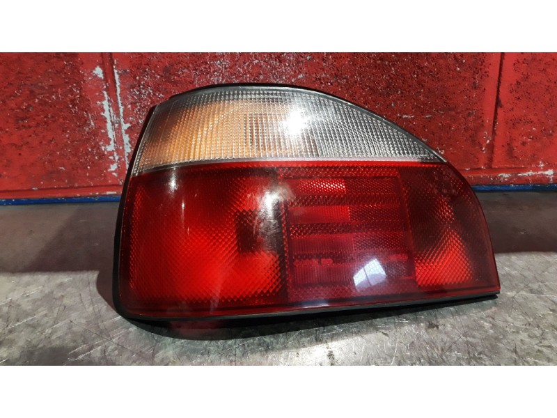 Recambio de piloto trasero izquierdo para nissan sunny sunny 1.6-16v slx a.a. referencia OEM IAM    Recambio de piloto trasero izquierdo para nissan sunny sunny 1.6-16v slx a.a. referencia OEM IAM