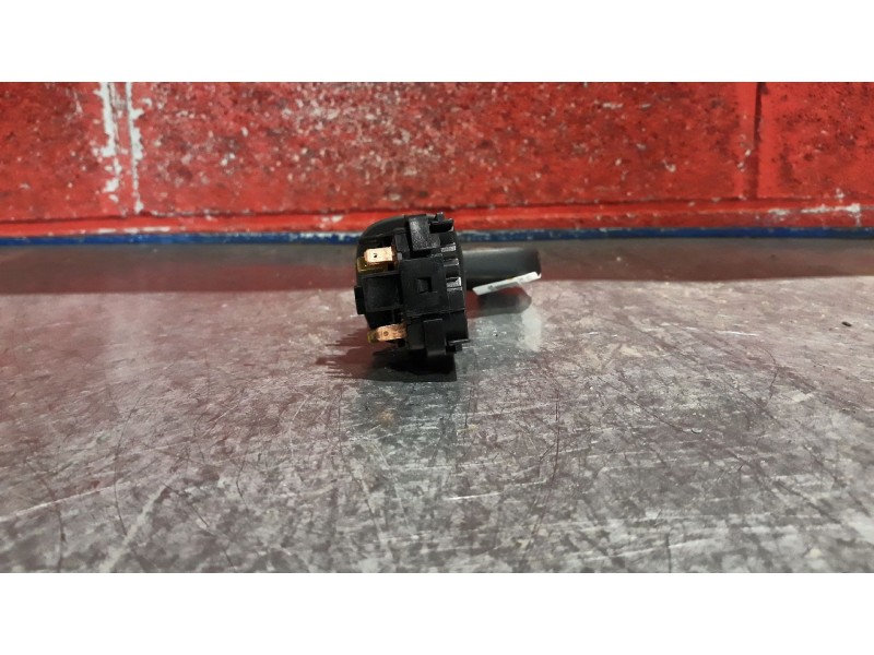 Recambio de mando limpia para opel vectra b berlina básico | 08.00 - ... básico | 08.00 - ... referencia OEM IAM    Recambio de mando limpia para opel vectra b berlina básico | 08.00 - ... básico | 08.00 - ... referencia OEM IAM