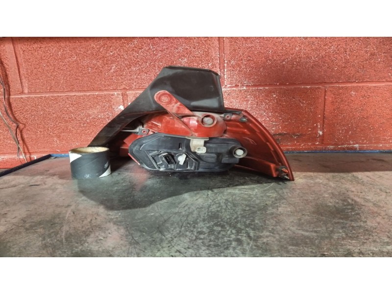 Recambio de piloto trasero izquierdo para renault megane ii berlina 5p 1.9 dci diesel | 0.00 - ... 1.9 dci diesel | 0.00 - ... r