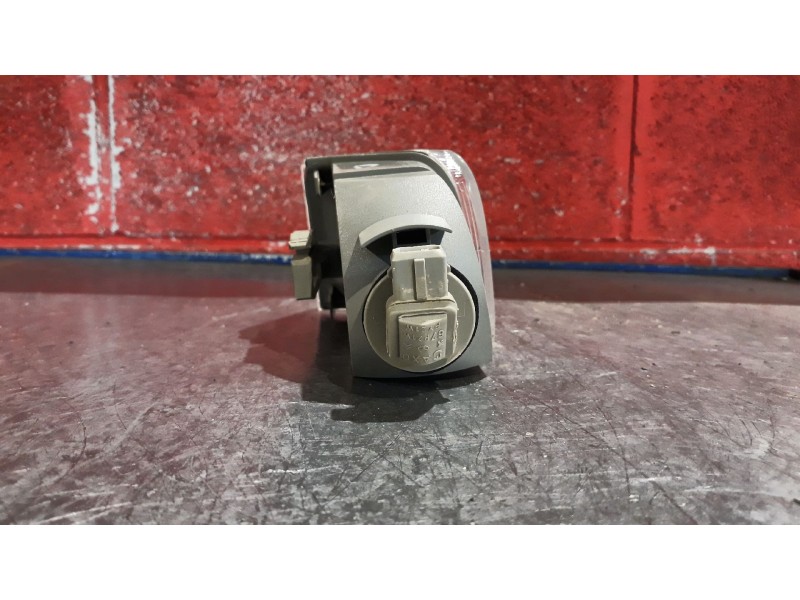 Recambio de piloto delan. derecho para citroen xantia 1.6i sx referencia OEM IAM    Recambio de piloto delan. derecho para citroen xantia 1.6i sx referencia OEM IAM