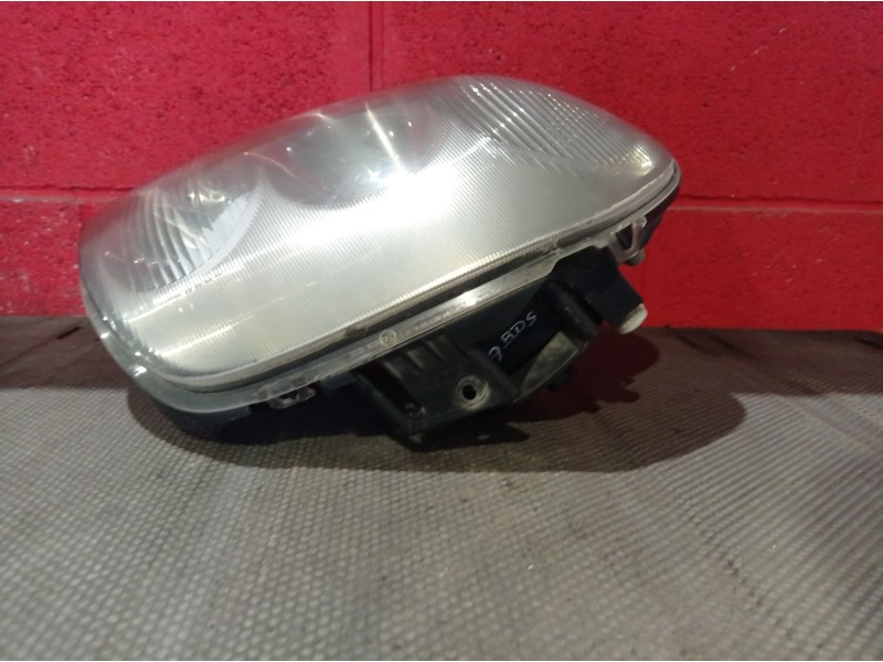 Recambio de faro derecho para renault clio 1.2 referencia OEM IAM   