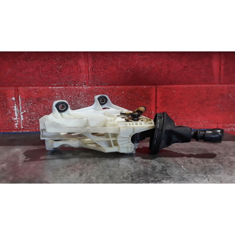 Recambio de palanca cambio para volkswagen caravelle corto 2.0 115 trendline referencia OEM IAM NOSIRGAS  