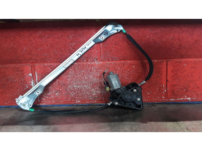 Recambio de elevalu. delan. derecho para renault clio 1.2 referencia OEM IAM   