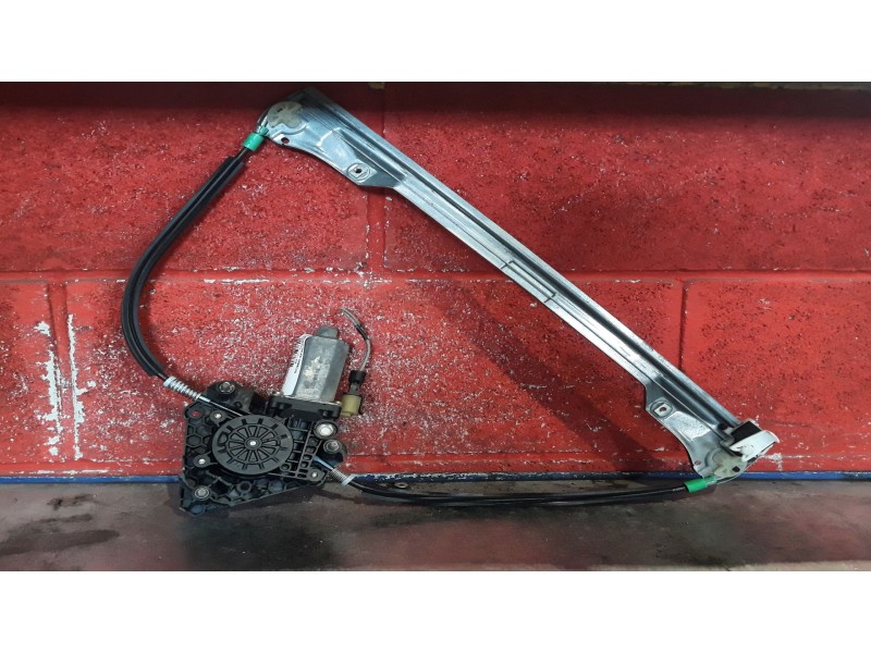 Recambio de elevalu. delan. derecho para renault clio 1.2 referencia OEM IAM   