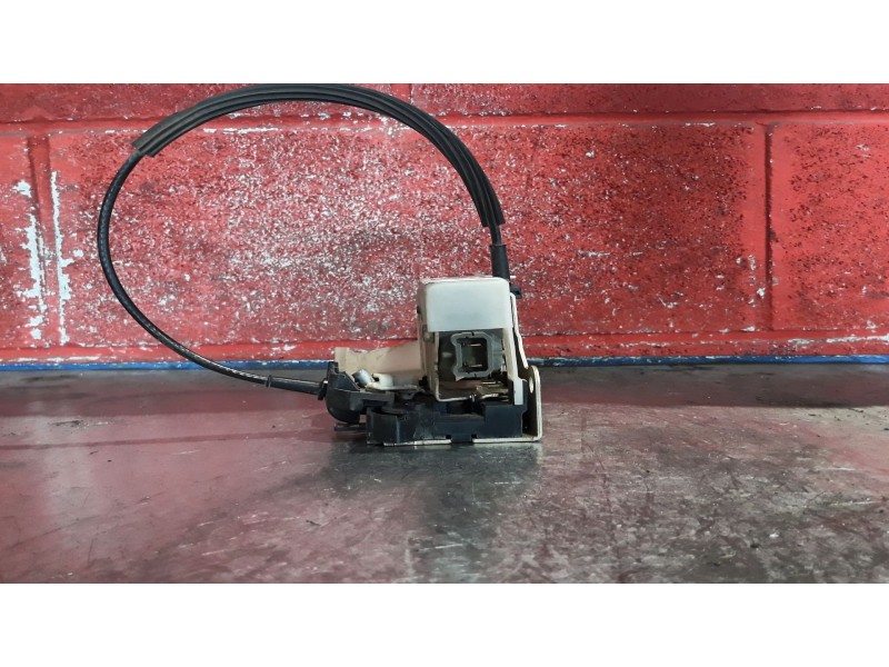 Recambio de cerra. puer. delantero derecha para renault clio 1.2 referencia OEM IAM   