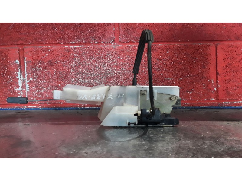 Recambio de cerra. puer. delantero derecha para renault clio 1.2 referencia OEM IAM   