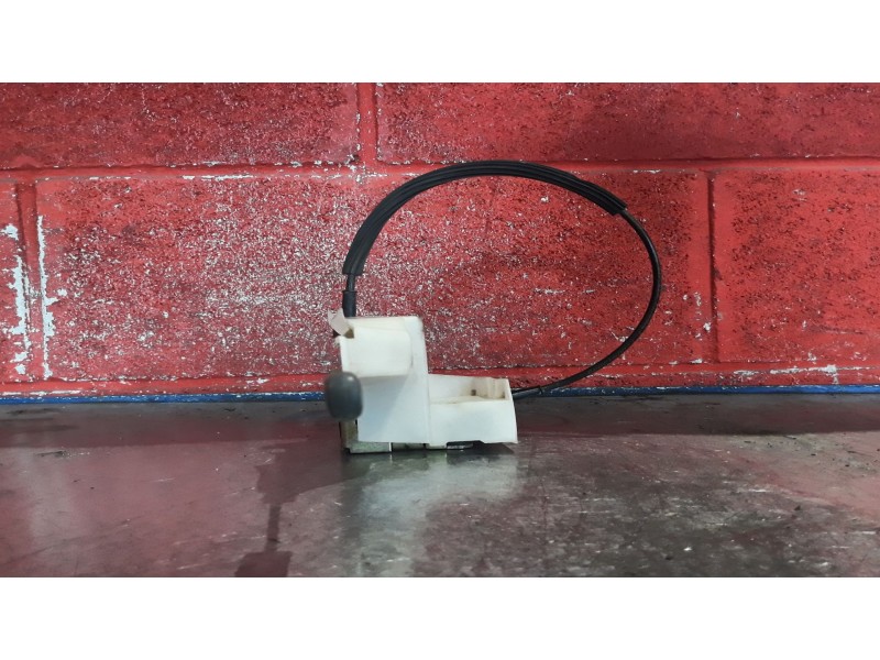 Recambio de cerra. puer. delantero derecha para renault clio 1.2 referencia OEM IAM   