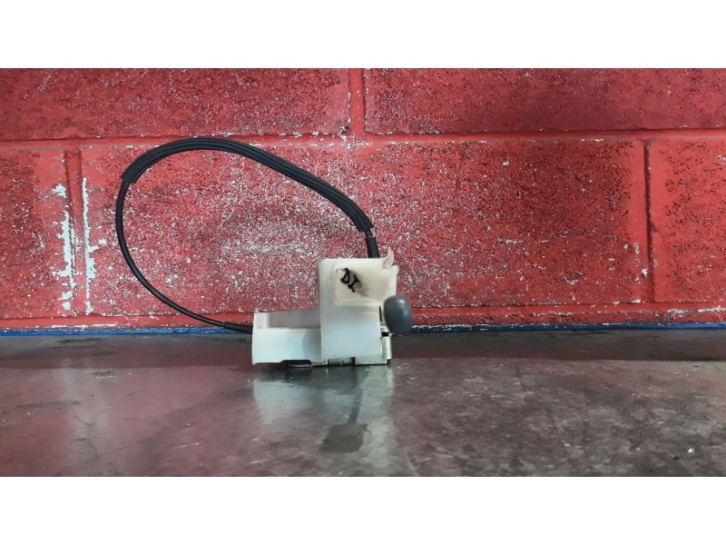 Recambio de cerra. puer. delantero izquierda para renault clio 1.2 referencia OEM IAM   