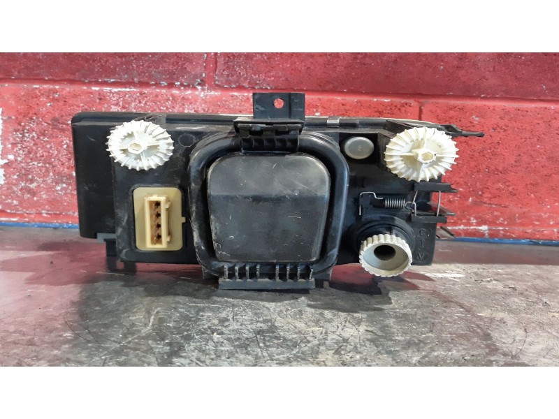 Recambio de faro derecho para seat ibiza (6k) 1.4 | 0.93 - ... 1.4 | 0.93 - ... referencia OEM IAM   