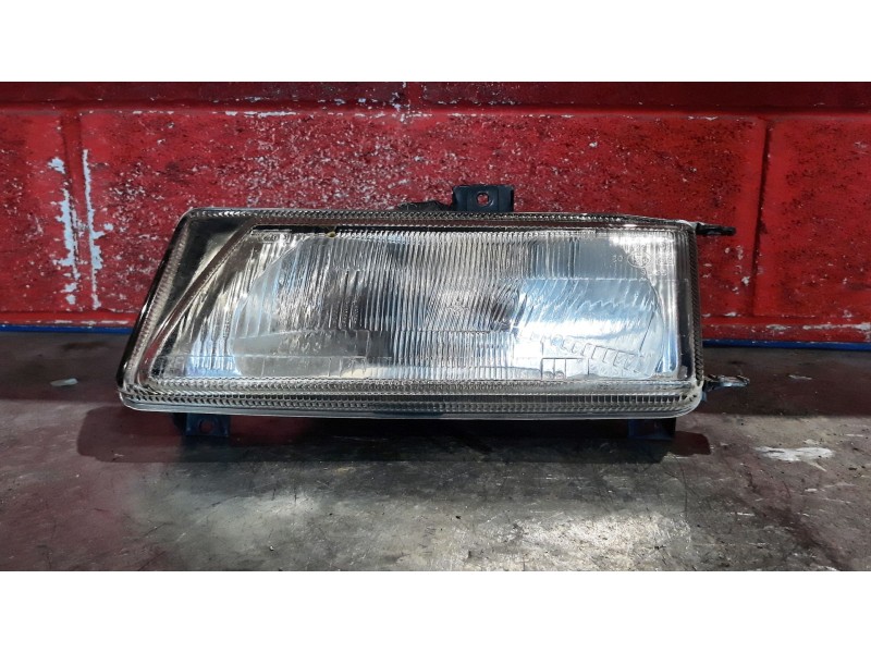 Recambio de faro izquierdo para seat ibiza (6k) 1.4 | 0.93 - ... 1.4 | 0.93 - ... referencia OEM IAM   