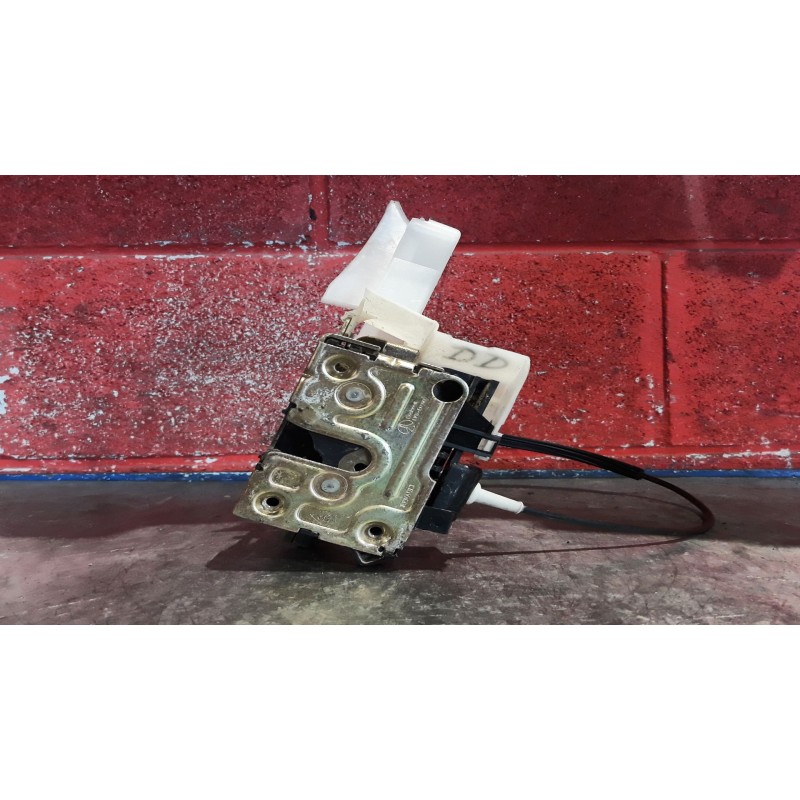 Recambio de cerra. puer. delantero derecha para renault clio ii fase i (b/cbo) 1.4 | 0.98 - ... 1.4 | 0.98 - ... referencia OEM 