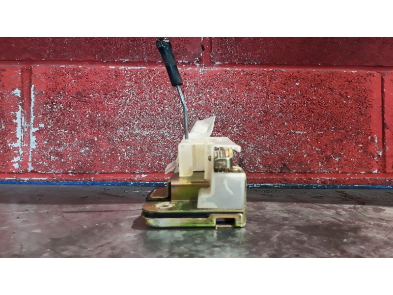 Recambio de cerra. puer. delantero derecha para volkswagen transporter transporter kombi 2 gl referencia OEM IAM   