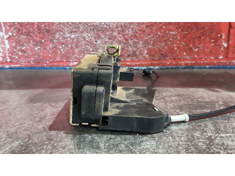 Recambio de cerra. puer. delantero derecha para opel astra 2.0 dti 16v comfort referencia OEM IAM   