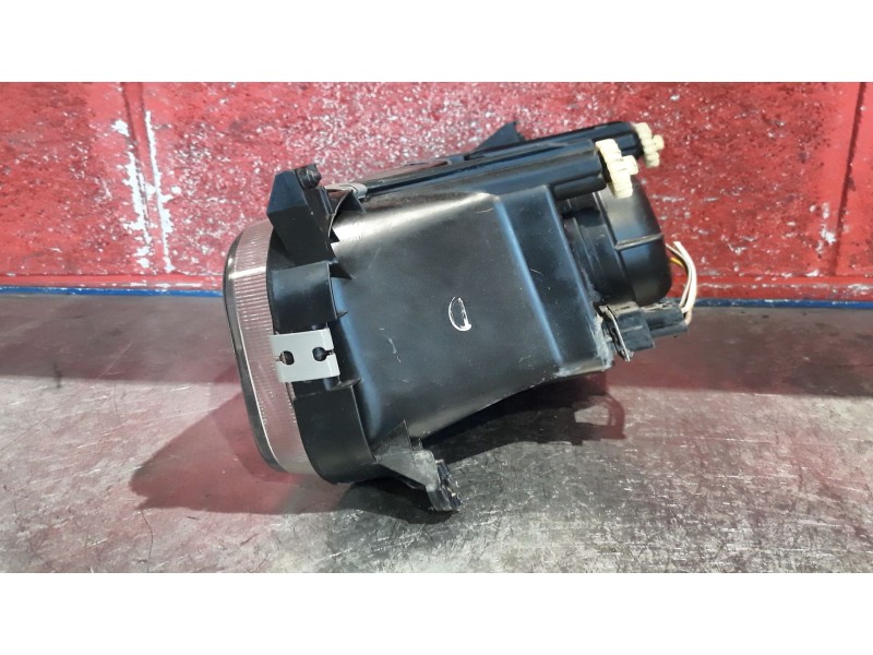 Recambio de faro derecho para volkswagen passat referencia OEM IAM   