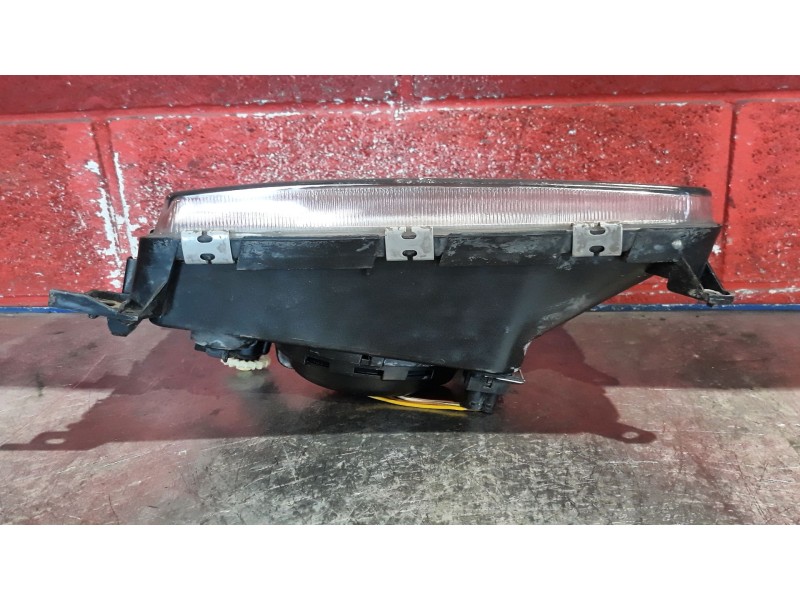 Recambio de faro derecho para volkswagen passat referencia OEM IAM   