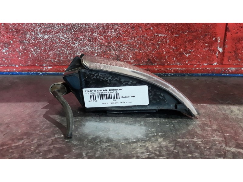 Recambio de piloto delan. derecho para volkswagen passat referencia OEM IAM   