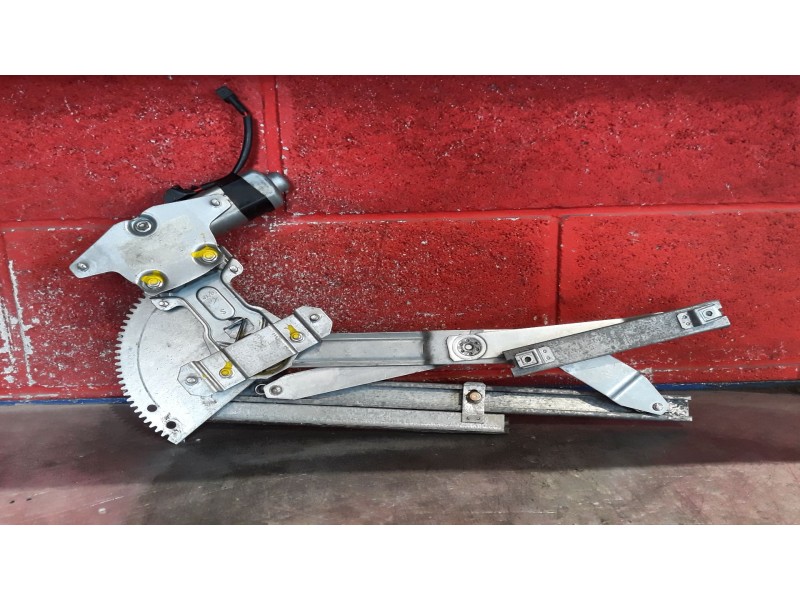 Recambio de elevalu. delan. izquierdo para volkswagen passat referencia OEM IAM   