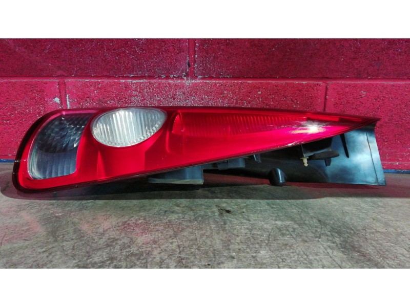 Recambio de piloto trasero derecho para renault espace iv (jk0) 2.2 dci turbodiesel | 0.02 - ... 2.2 dci turbodiesel | 0.02 - ..