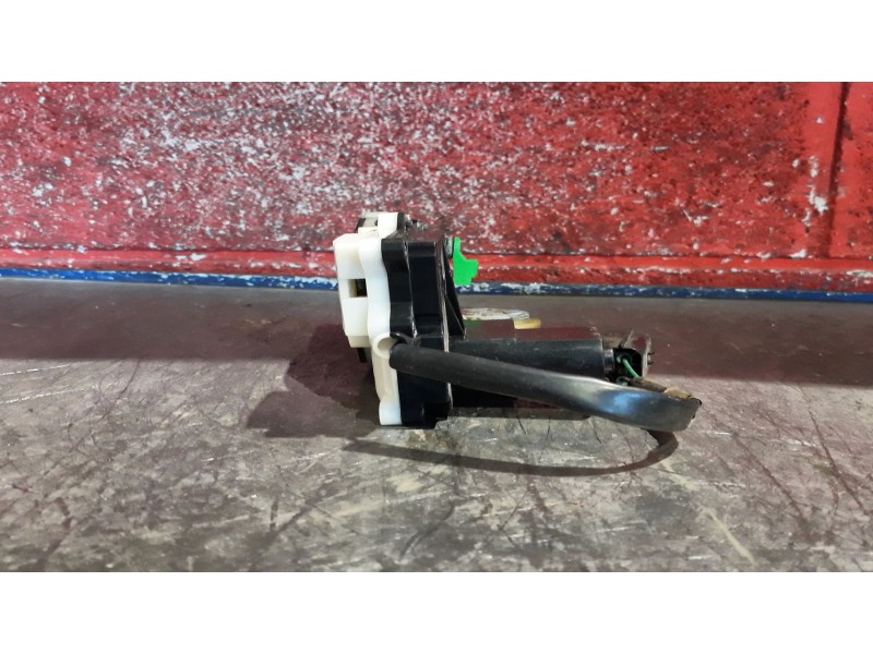 Recambio de cerra. puer. delantero derecha para mg rover serie 25 (rf)  | ...  | ... referencia OEM IAM    Recambio de cerra. puer. delantero derecha para mg rover serie 25 (rf)  | ...  | ... referencia OEM IAM