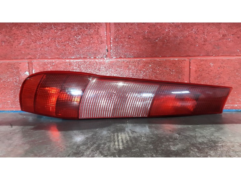 Recambio de piloto trasero izquierdo para fiat punto berlina (176) 1.2 cat | 0.97 - ... 1.2 cat | 0.97 - ... referencia OEM IAM 