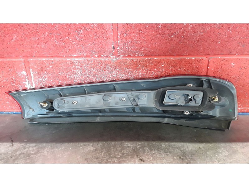 Recambio de piloto trasero izquierdo para fiat punto berlina (176) 1.2 cat | 0.97 - ... 1.2 cat | 0.97 - ... referencia OEM IAM 