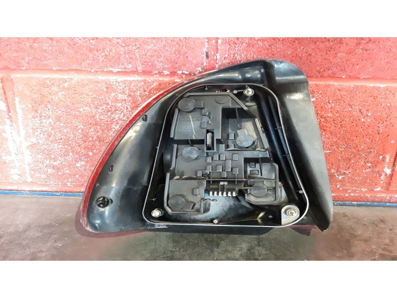 Recambio de piloto trasero derecho para rover r 45 1.6 referencia OEM IAM    Recambio de piloto trasero derecho para rover r 45 1.6 referencia OEM IAM