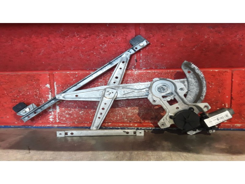 Recambio de elevalu. delan. izquierdo para rover r 45 1.6 referencia OEM IAM    Recambio de elevalu. delan. izquierdo para rover r 45 1.6 referencia OEM IAM