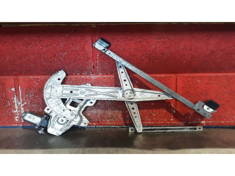 Recambio de elevalu. delan. izquierdo para rover r 45 1.6 referencia OEM IAM    Recambio de elevalu. delan. izquierdo para rover r 45 1.6 referencia OEM IAM