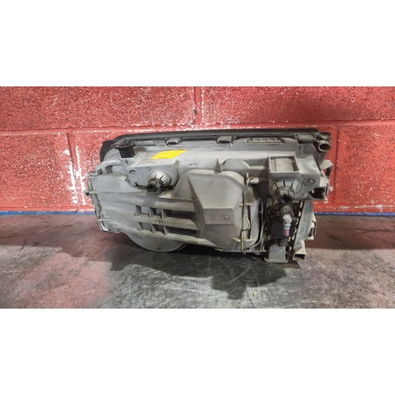 Recambio de faro derecho para mercedes clase c (w202) berlina 1.8 16v cat | 0.93 - ... 1.8 16v cat | 0.93 - ... referencia OEM I