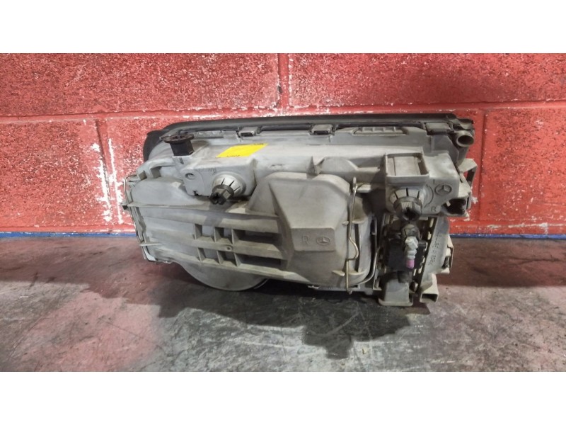 Recambio de faro derecho para mercedes clase c (w202) berlina 1.8 16v cat | 0.93 - ... 1.8 16v cat | 0.93 - ... referencia OEM I
