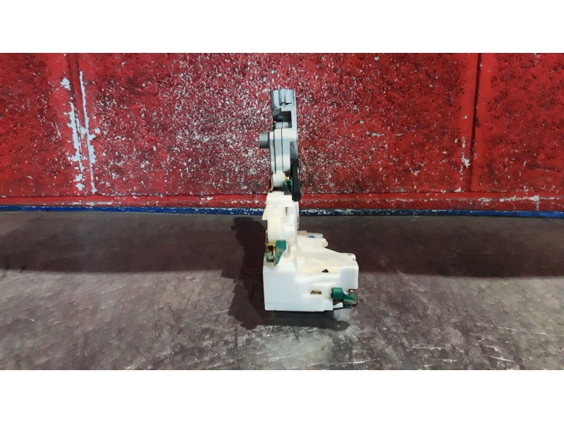 Recambio de cerra. puer. delantero derecha para nissan primera trav. (wp11) básico | 12.00 - ... básico | 12.00 - ... referencia