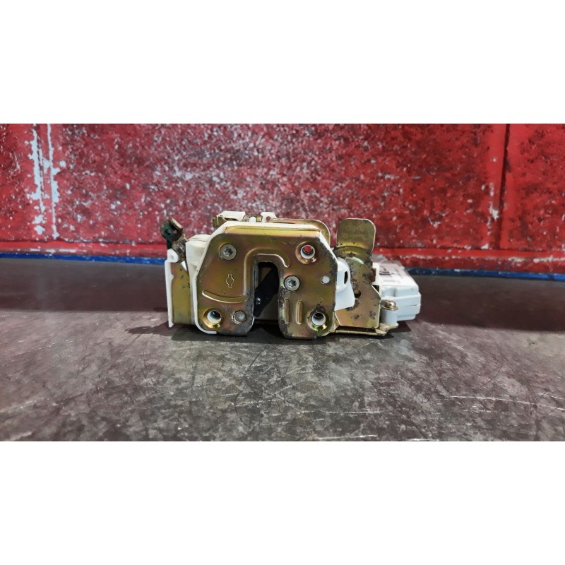 Recambio de cerra. puer. delantero derecha para nissan primera trav. (wp11) básico | 12.00 - ... básico | 12.00 - ... referencia