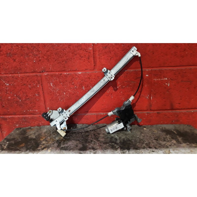 Recambio de elevalu. delan. derecho para nissan primera trav. (wp11) básico | 12.00 - ... básico | 12.00 - ... referencia OEM IA