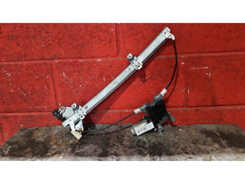 Recambio de elevalu. delan. derecho para nissan primera trav. (wp11) básico | 12.00 - ... básico | 12.00 - ... referencia OEM IA