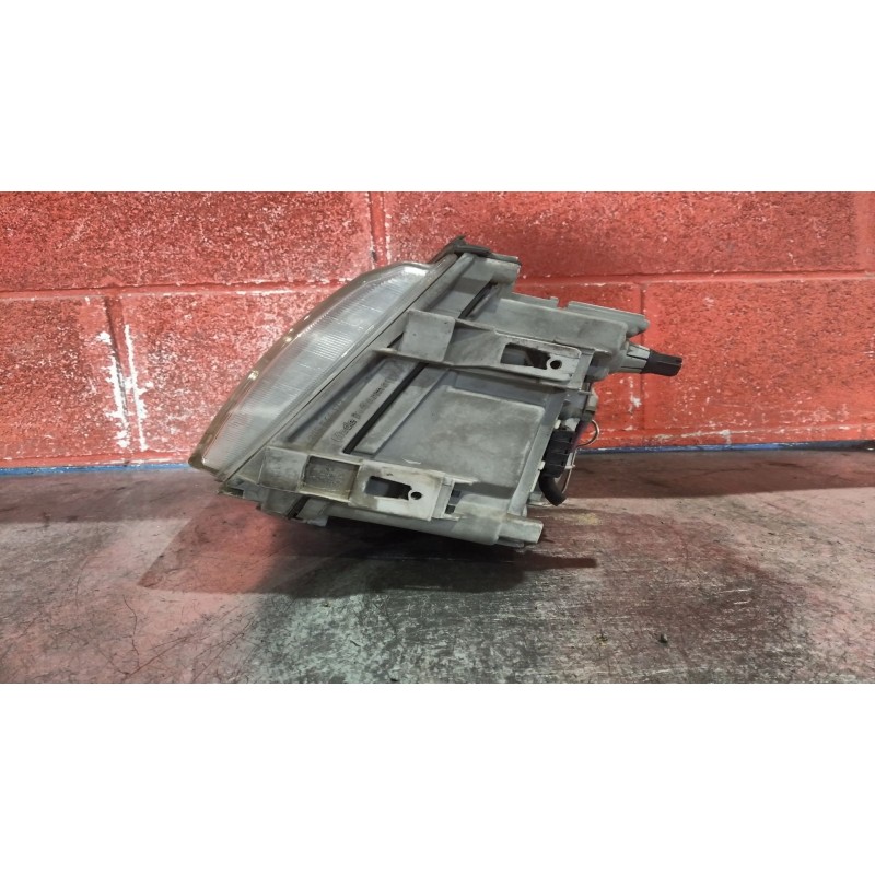 Recambio de faro izquierdo para mercedes clase c (w202) berlina 1.8 16v cat | 0.93 - ... 1.8 16v cat | 0.93 - ... referencia OEM