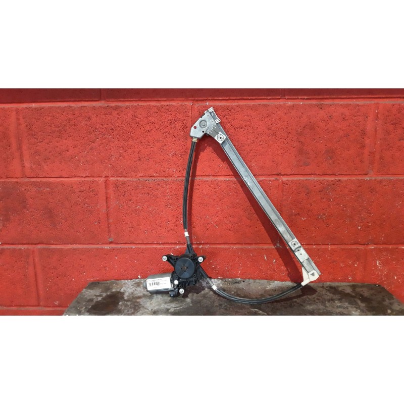 Recambio de elevalu. delan. derecho para renault megane i berlina hatchback (ba0) 1.6e rn | 01.96 - 12.98 1.6e rn | 01.96 - 12.9