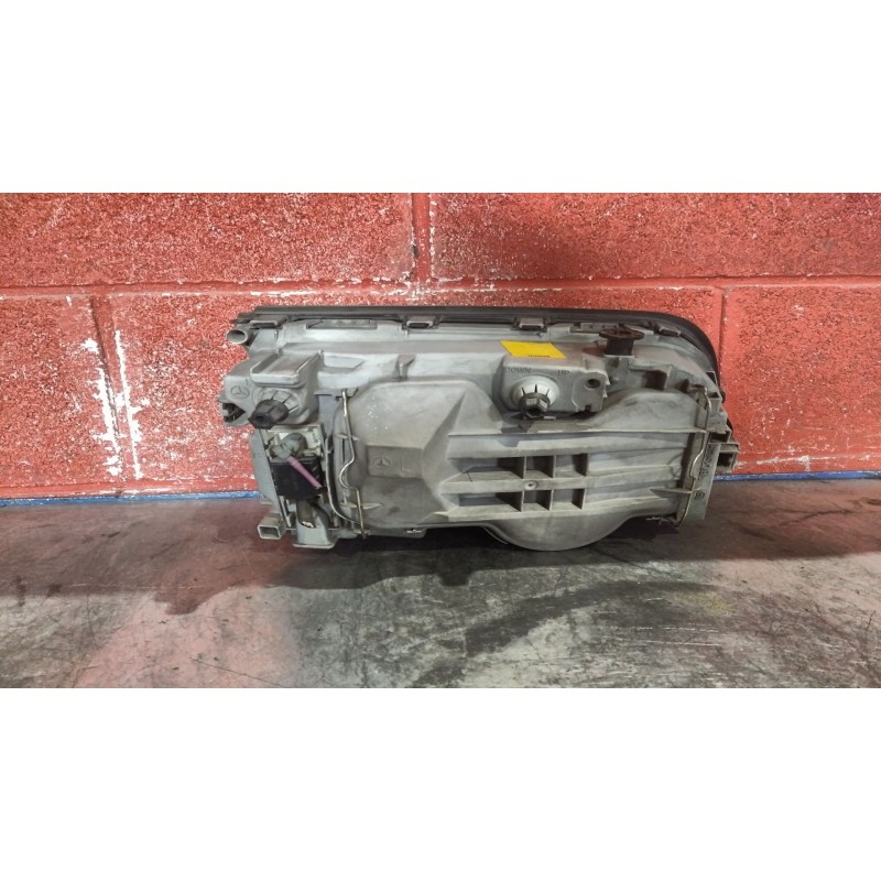 Recambio de faro izquierdo para mercedes clase c (w202) berlina 1.8 16v cat | 0.93 - ... 1.8 16v cat | 0.93 - ... referencia OEM