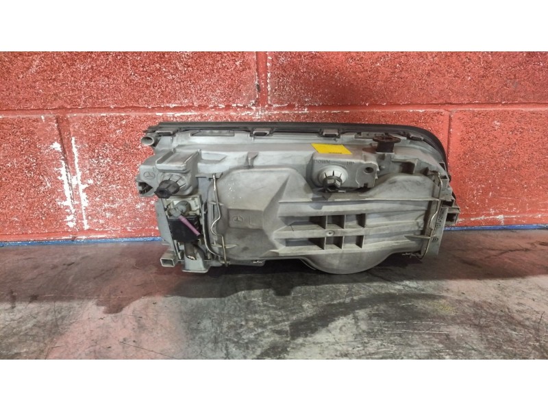 Recambio de faro izquierdo para mercedes clase c (w202) berlina 1.8 16v cat | 0.93 - ... 1.8 16v cat | 0.93 - ... referencia OEM