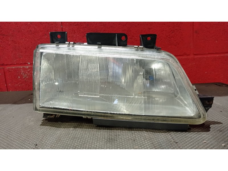 Recambio de faro derecho para peugeot 405 405 gr 1.9 referencia OEM IAM    Recambio de faro derecho para peugeot 405 405 gr 1.9 referencia OEM IAM