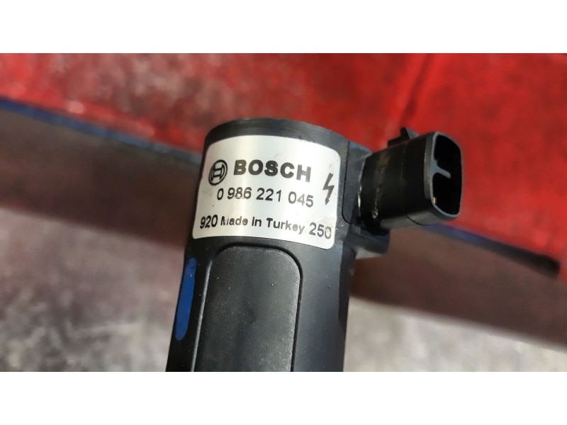 Recambio de bobina encendido para renault megane scenic rn 1.6e referencia OEM IAM 0986221045  