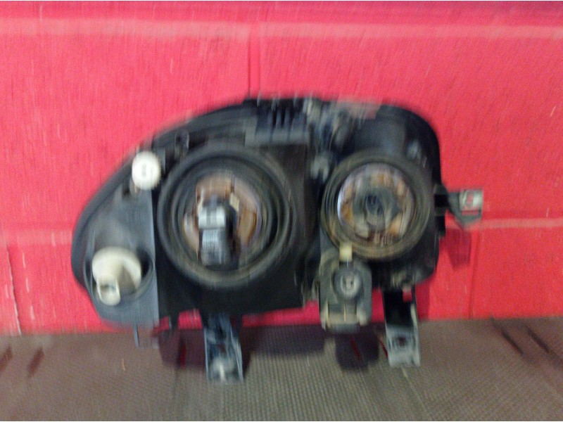Recambio de faro izquierdo para renault clio 1.2 referencia OEM IAM   