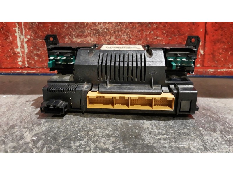 Recambio de mando climatizador para audi a6 2.5 tdi referencia OEM IAM 4B0820043AD 5HB00760453  Recambio de mando climatizador para audi a6 2.5 tdi referencia OEM IAM 4B0820043AD 5HB00760453
