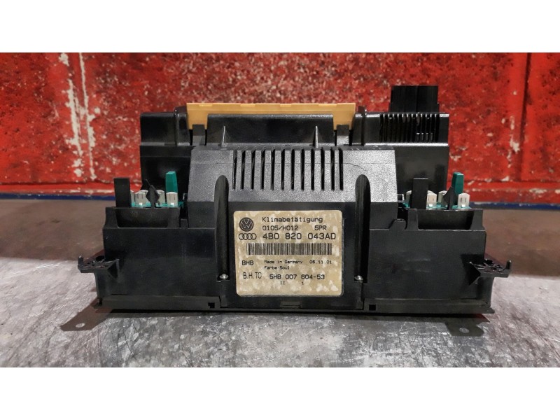 Recambio de mando climatizador para audi a6 2.5 tdi referencia OEM IAM 4B0820043AD 5HB00760453  Recambio de mando climatizador para audi a6 2.5 tdi referencia OEM IAM 4B0820043AD 5HB00760453
