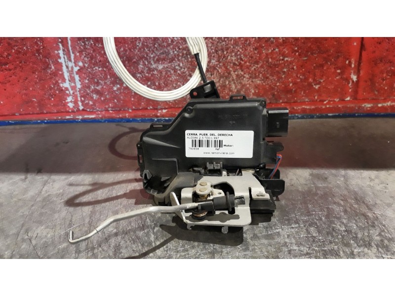 Recambio de cerra. puer. delantero derecha para audi a6 2.5 tdi referencia OEM IAM    Recambio de cerra. puer. delantero derecha para audi a6 2.5 tdi referencia OEM IAM